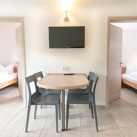 Holiday home Bungis Ferien Direkt Am Grimnitzsee, Karree 04 Joachimsthal